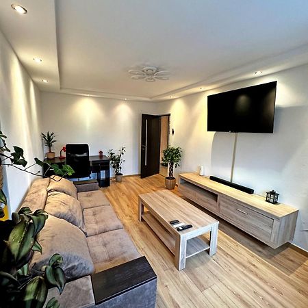 Ultracentral Apartment Târgu Jiu Екстериор снимка