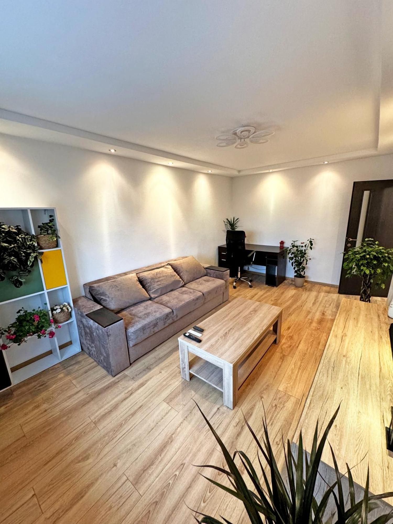 Ultracentral Apartment Târgu Jiu Екстериор снимка