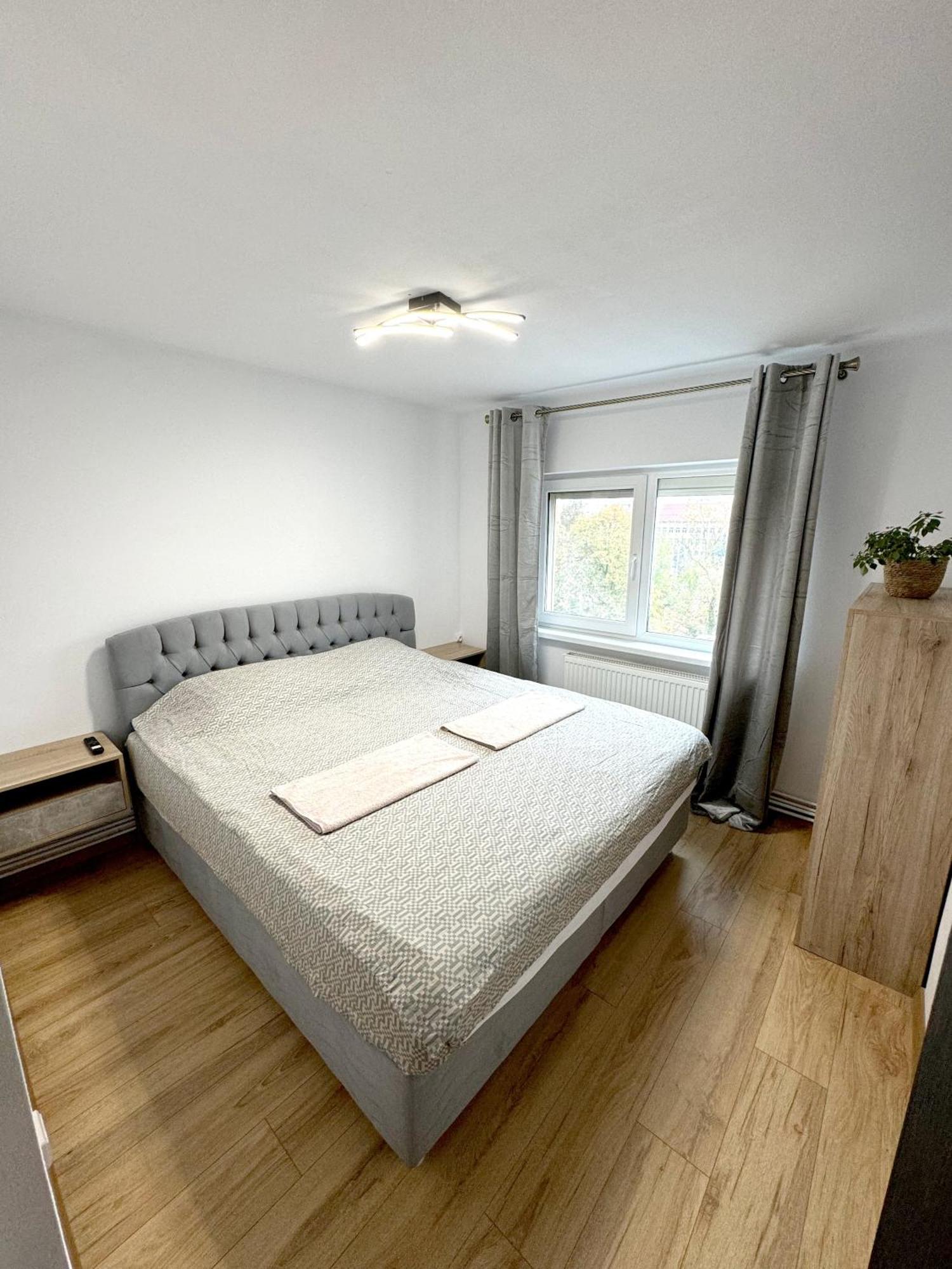 Ultracentral Apartment Târgu Jiu Екстериор снимка
