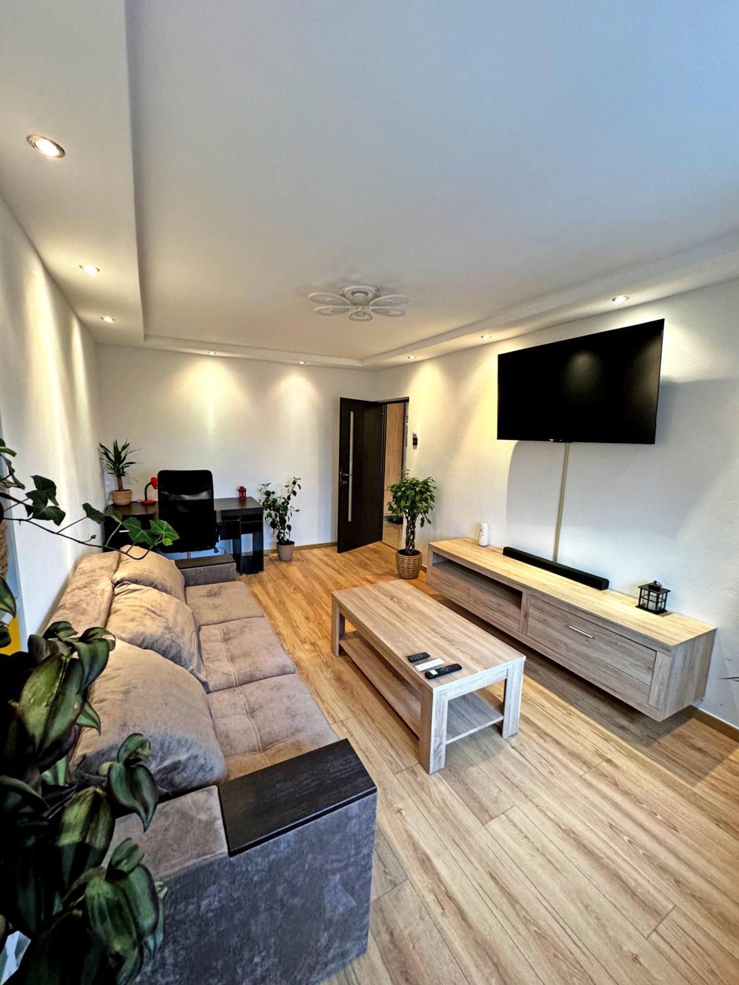 Ultracentral Apartment Târgu Jiu Екстериор снимка